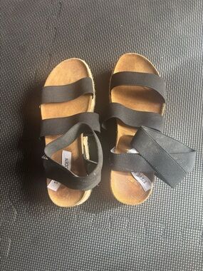 Steve Madden Black Elastic Strap Sandals with Tan Footbed